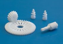 3D gedruckte Keramik-Zahnradgruppe sowie Wurmschraube und Bioschraube aus Aluminiumoxid